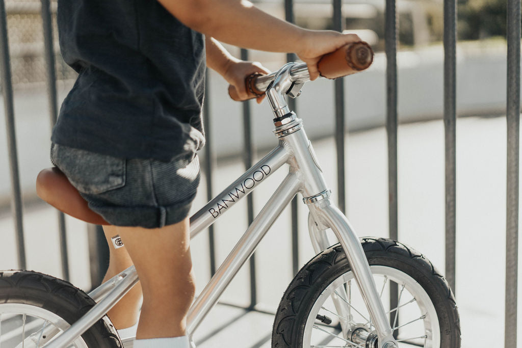 Banwood First Go Balance Bike Chrome Scandi Corner