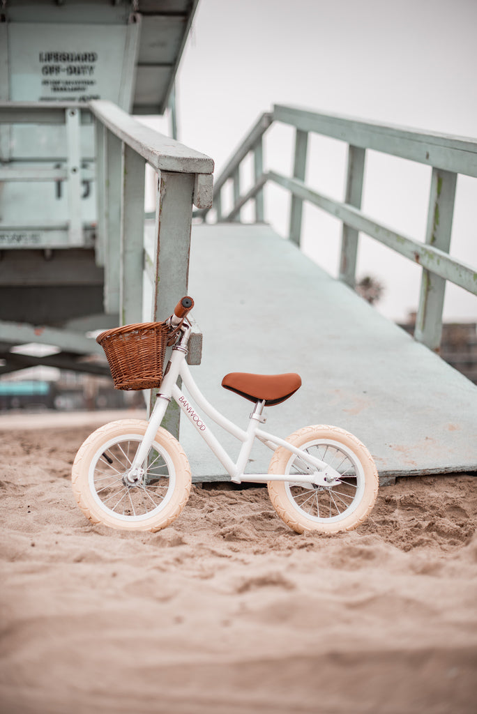 Banwood First Go Balance Bike White Scandi Corner